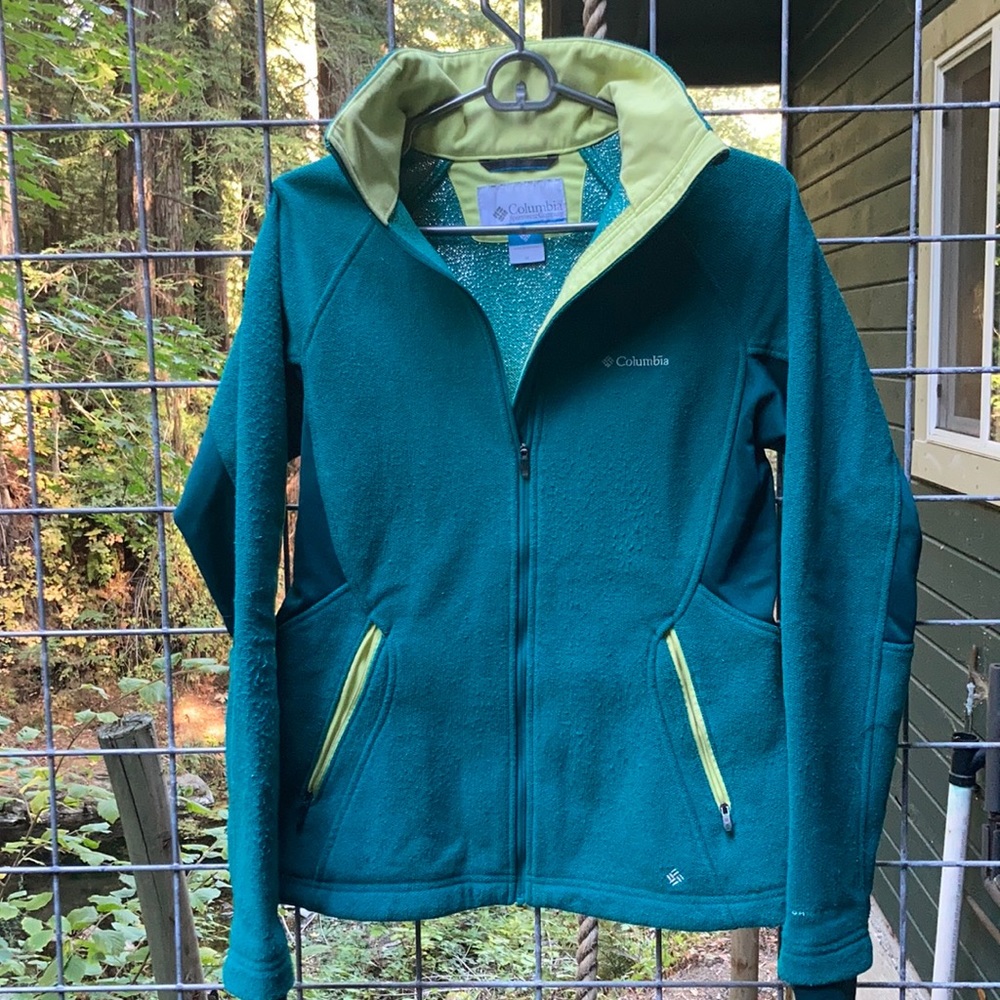 Columbia sweater